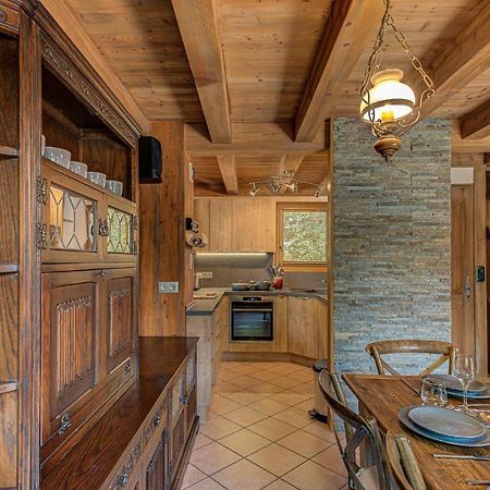 Chalet Blackbushe - Traditional Chalet - Alpes Travel - Sleeps 4-6 Les Houches Eksteriør billede