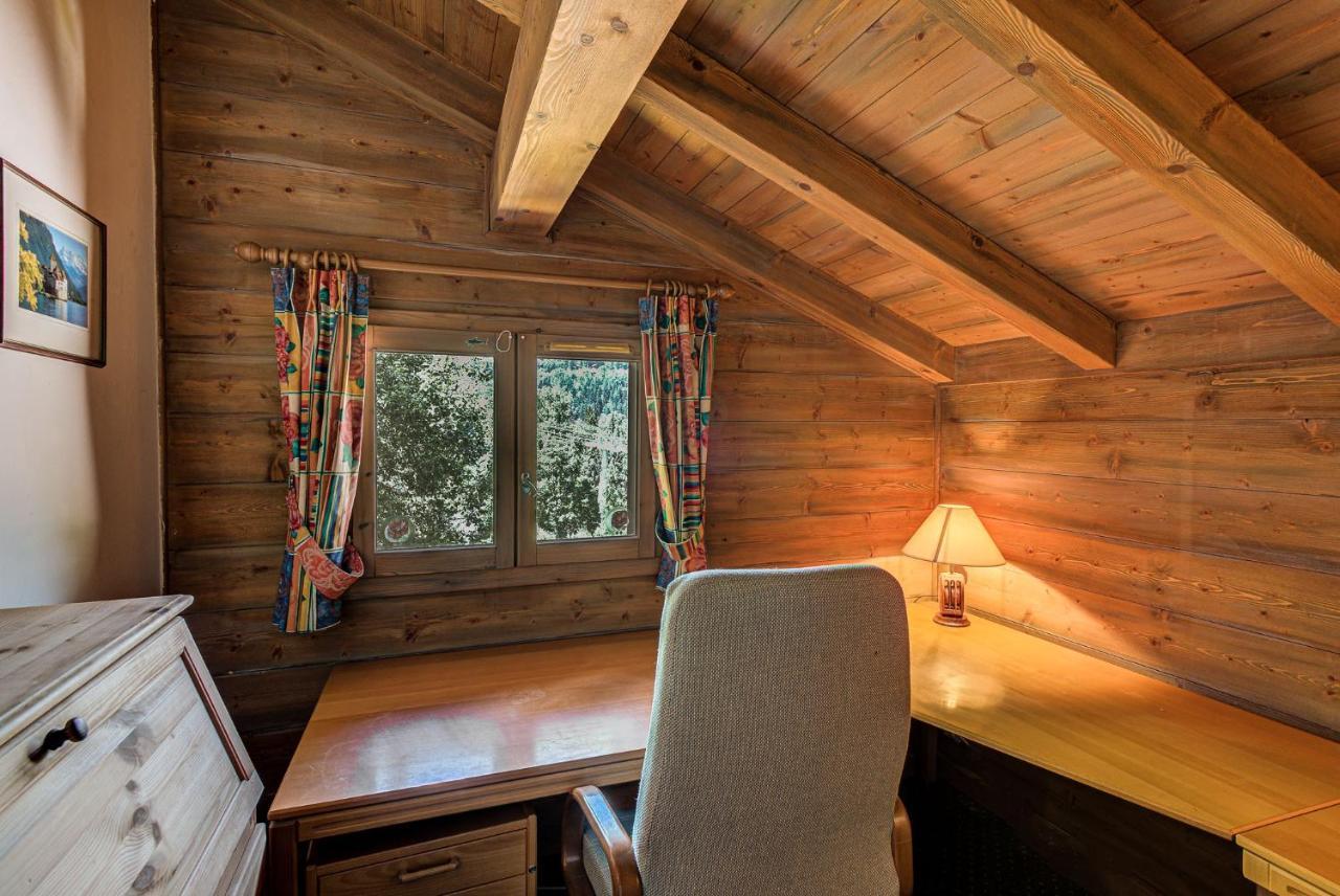 Chalet Blackbushe - Traditional Chalet - Alpes Travel - Sleeps 4-6 Les Houches Eksteriør billede