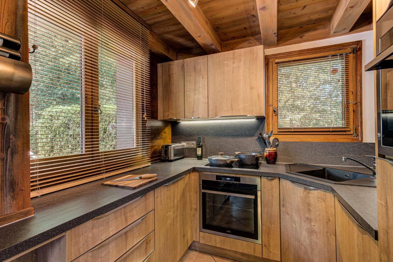 Chalet Blackbushe - Traditional Chalet - Alpes Travel - Sleeps 4-6 Les Houches Eksteriør billede