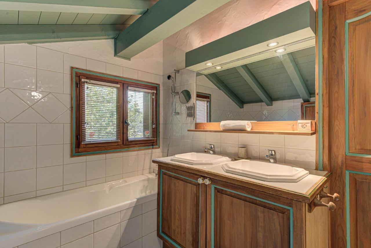Chalet Blackbushe - Traditional Chalet - Alpes Travel - Sleeps 4-6 Les Houches Eksteriør billede